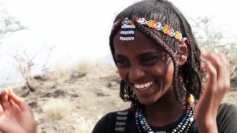 Fatuma and Assya – Two Afar Girls in Ethiopia